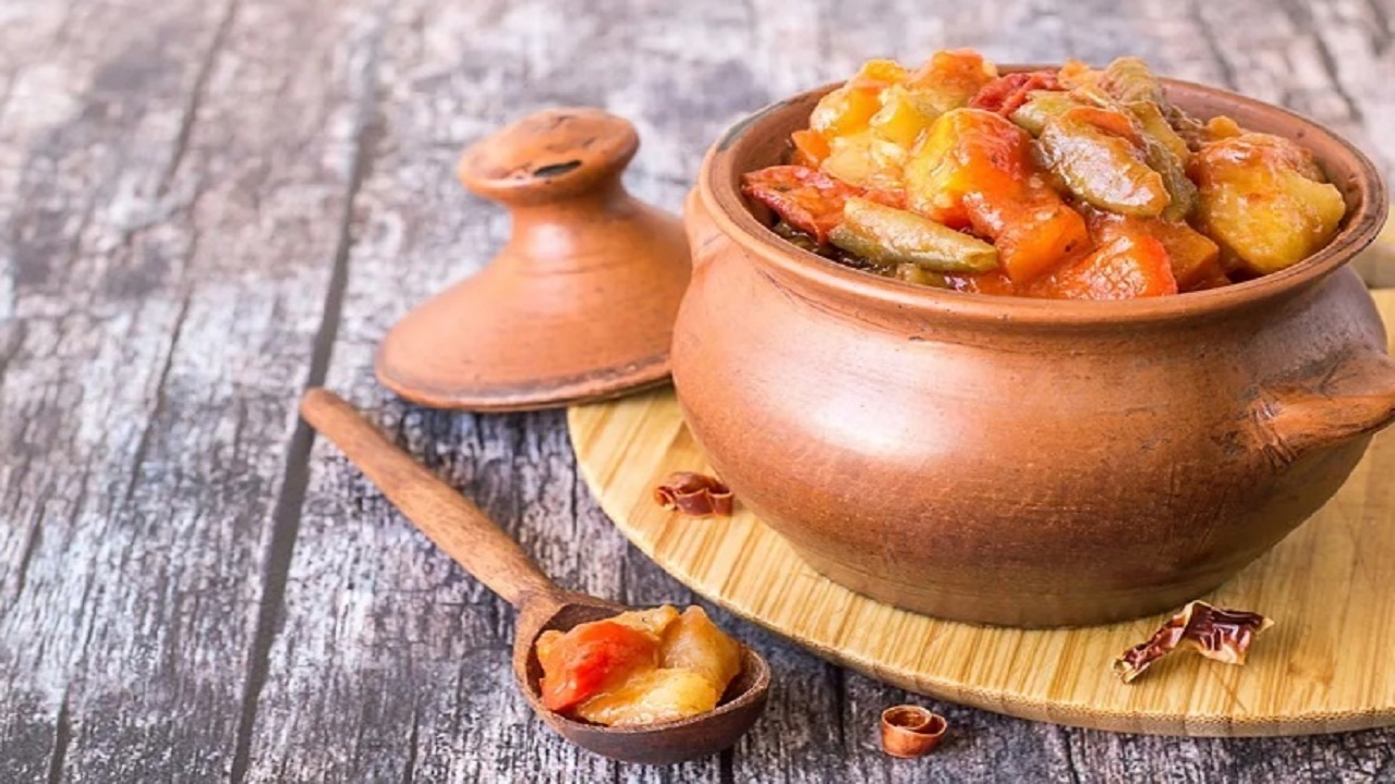 ساخت اسپری خانگی قدرتمند برای درمان گلودرد&zwnj;/ نوشیدن شیر برای رفع سوزش معده مفید است؟/ کرونا چند سال از عمر ما را کم کرده است؟