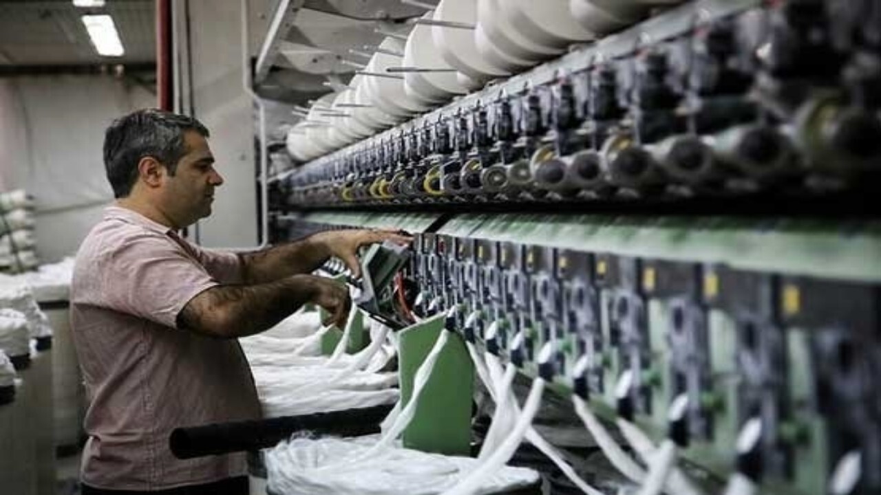 تلاش کارگران برای بازگشایی کارخانه ریسندگی