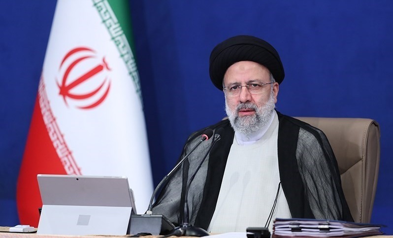 پیگیری رعایت شیوه‌نامه‌های بهداشتی در حوزه حمل و نقل هوایی و زمینی/ پرداخت مطالبات کادر درمان کشور با اولویت انجام شود