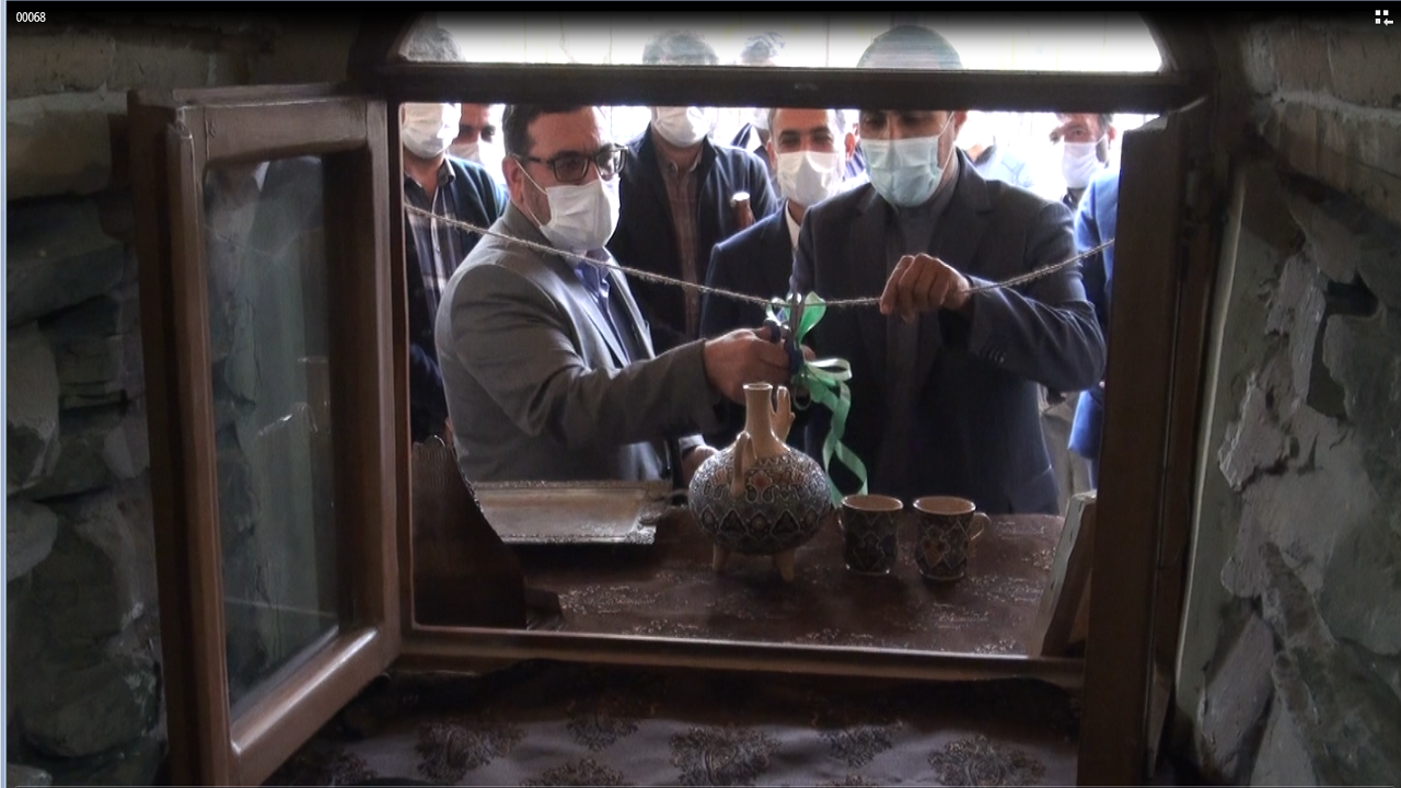 گشایش نمایشگاه جشنواره ملی نقاشی هایی با عنوان مهربان با طبیعت