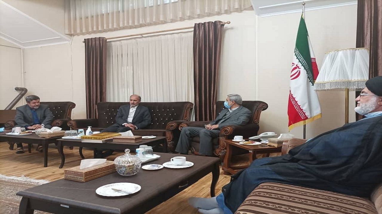 نشست مشترک استاندارباامام جمعه اسدآباد و نماینده مردم شهرستان در مجلس