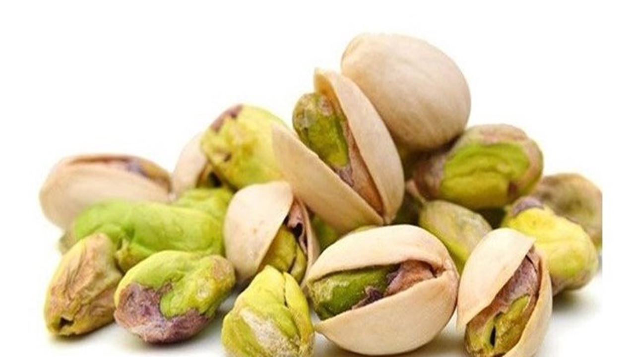 روی خوش پسته‌های خندان به باغداران سروستانی