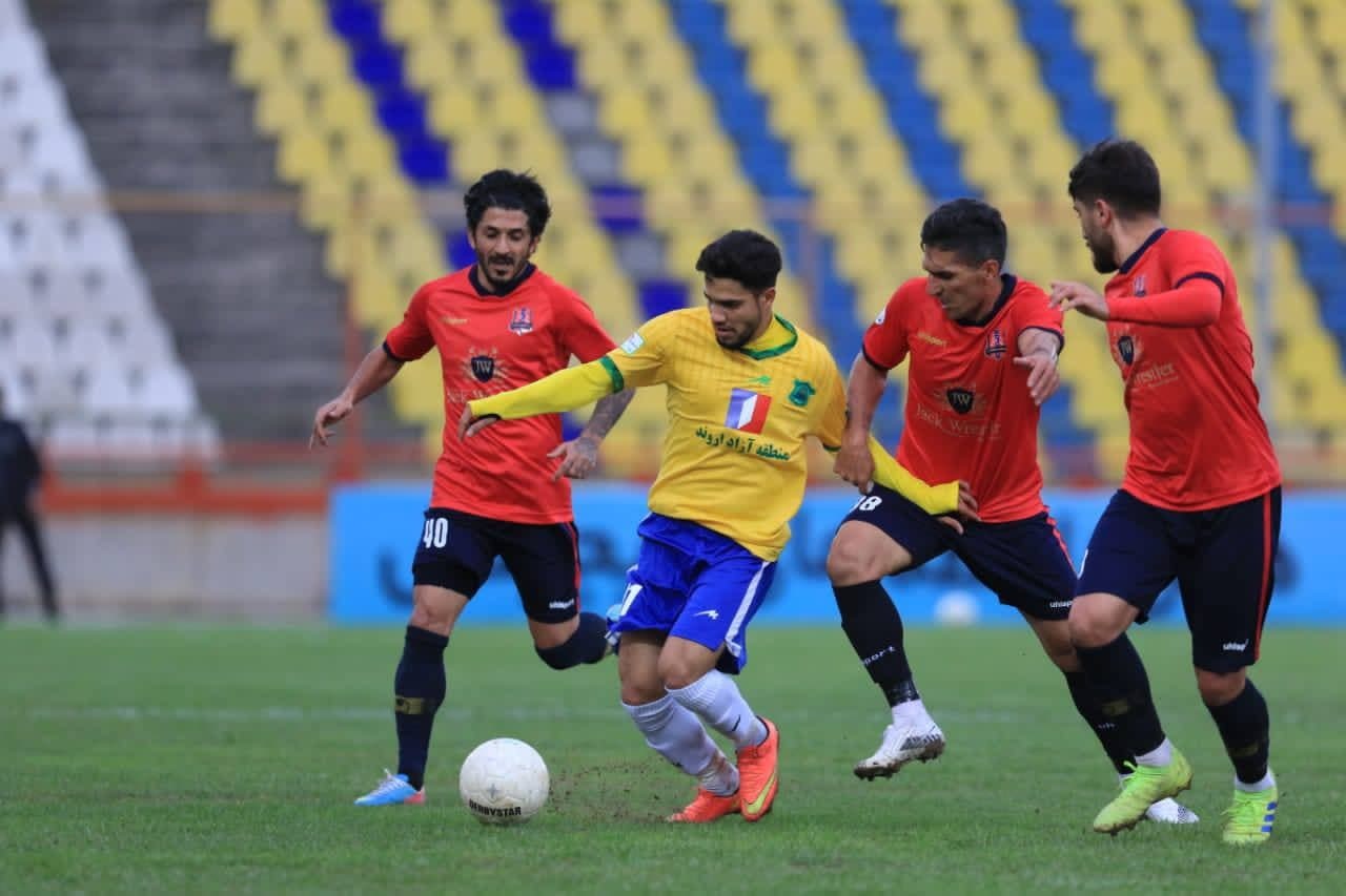 اولین برد نفت آبادان