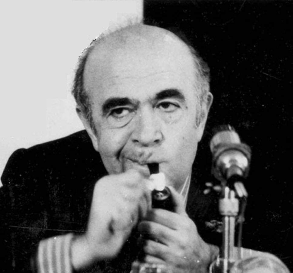 قاچاق در پاریس صدراعظمی در تهران؛ وقتی محمدرضاشاه چاکر دیرین خود را قربانی می&zwnj;کند!