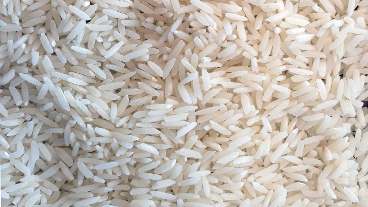 کشف بیش از ۲ تن برنج خارج از شبکه توزیع در مراغه