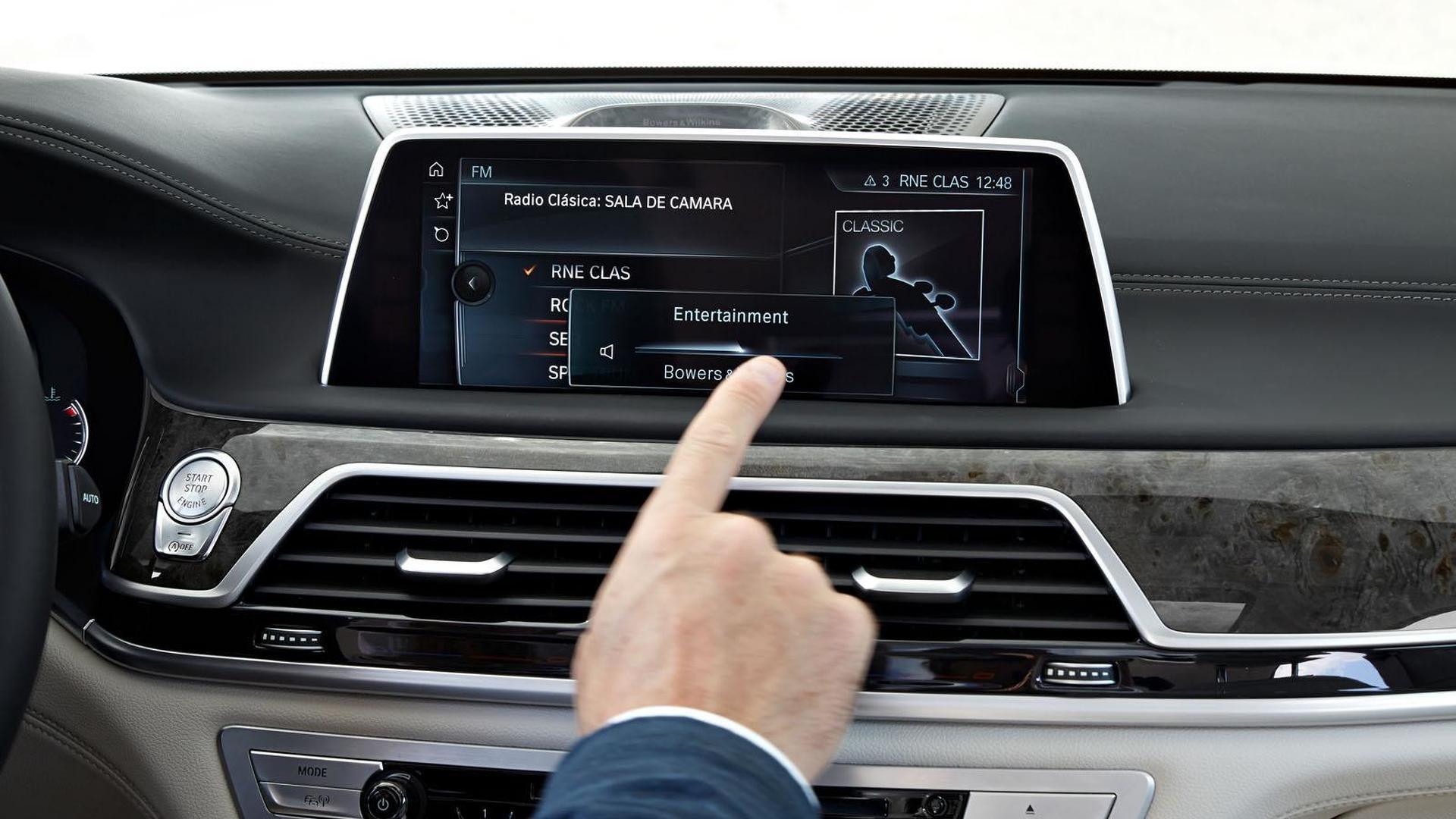 صفحه نمایش لمسی BMW