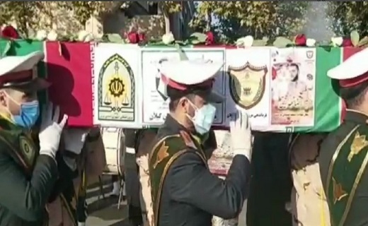 پیکر سرباز شهید گیلانی در رشت تشییع شد