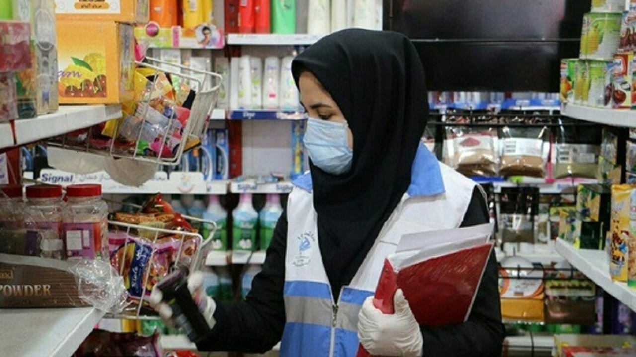 کشف بیش از ۶۰۰ کیلوگرم مواد غذایی غیر قابل مصرف در سنندج
