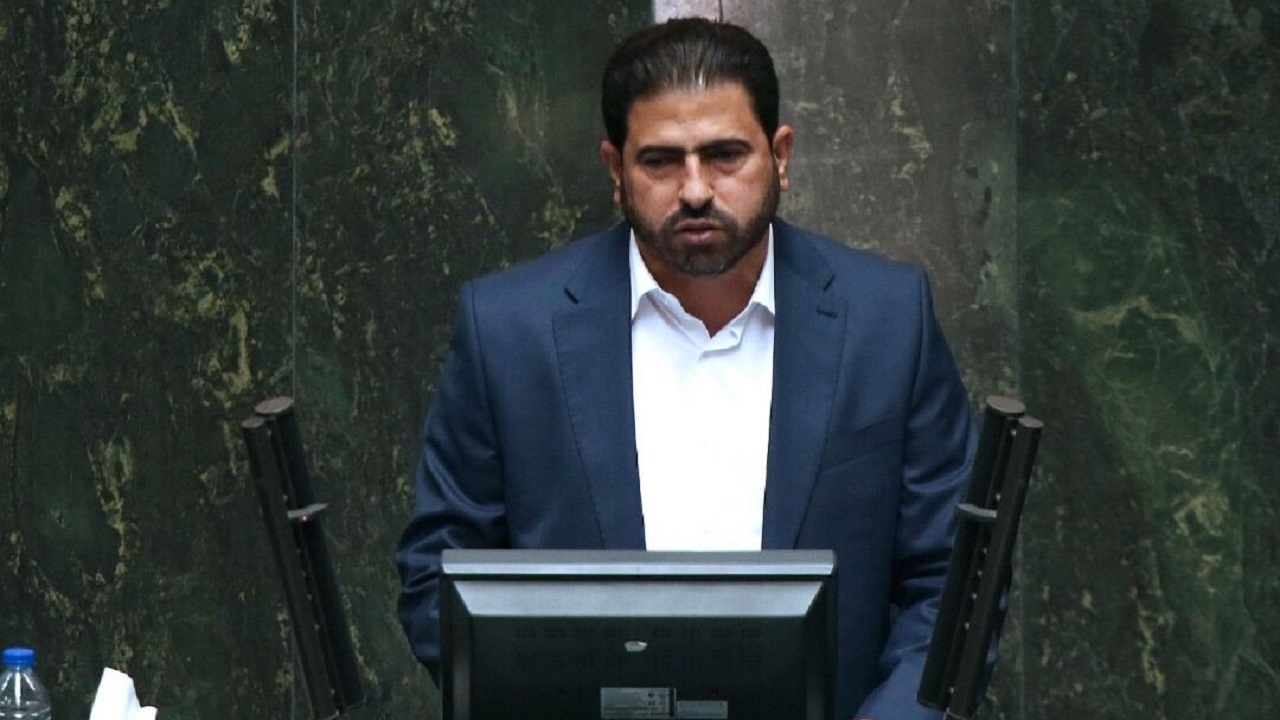 شکایت از خبرنگار افشاگر «استخدام غیر قانونی» در شرکت نفت لغو شود