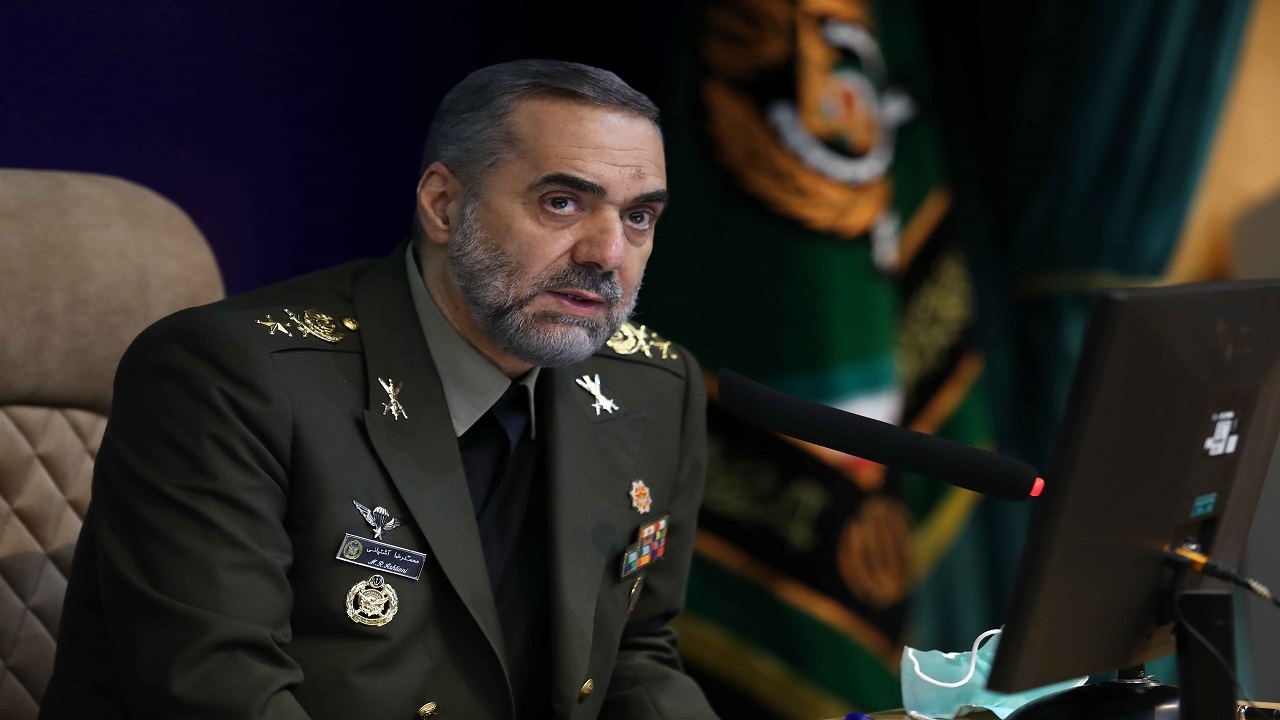 وزیر دفاع: آماده همکاری صنعتی و فن‌آورانه با بخش‌­های دولتی و خصوصی هستیم