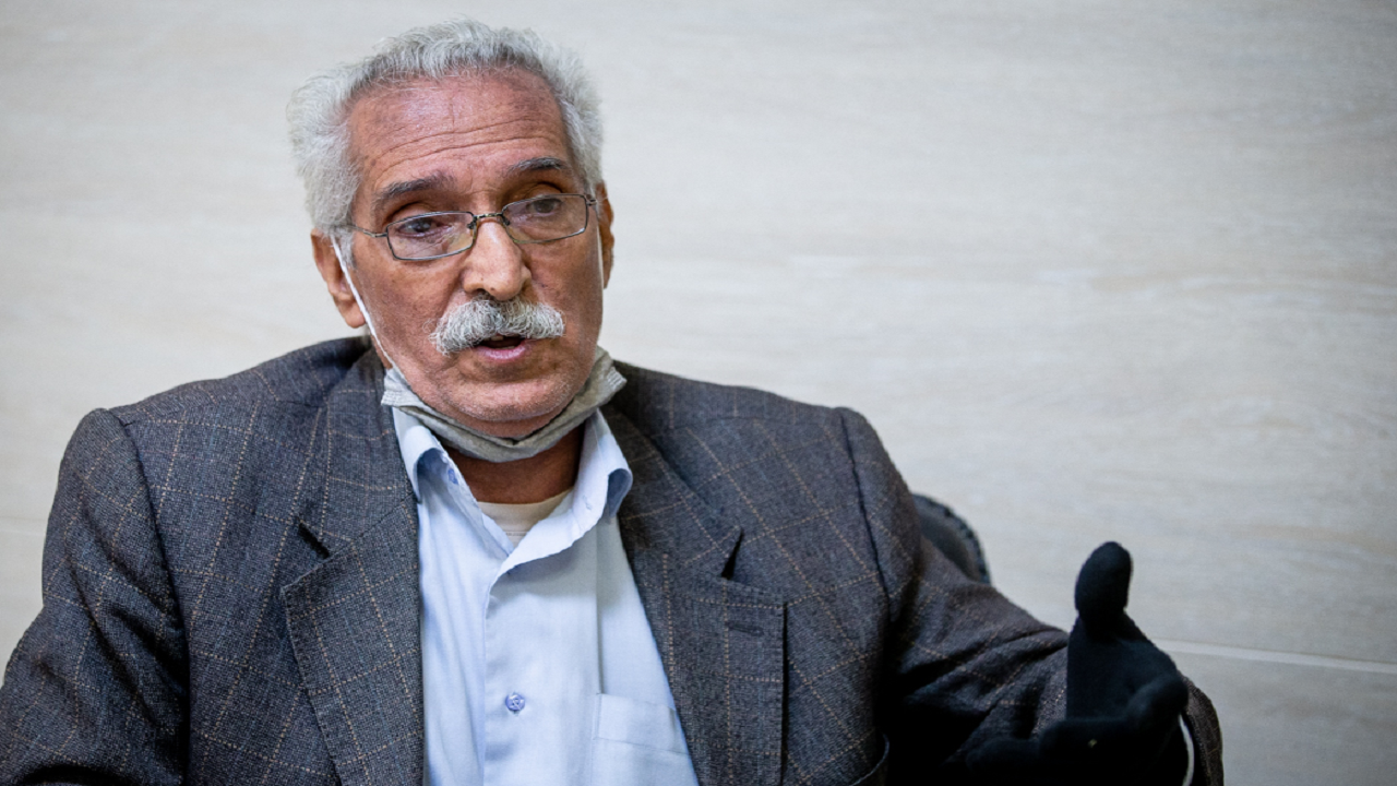 راننده تاکسی که ۴۰ سال است تصادف نکرده/ از پیداکردن کیف میلیاردی تا برگرداندن پول جهیزیه