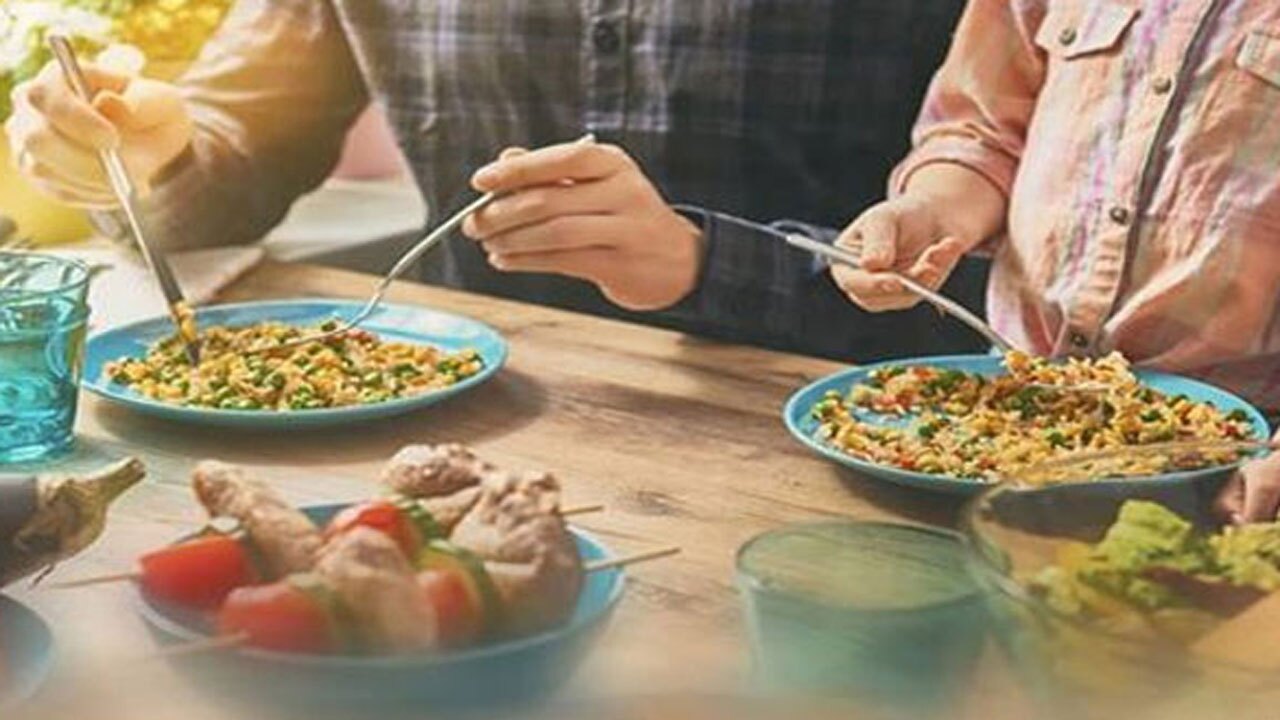 آداب خوردن و آشامیدن در طب سنتی + فیلم