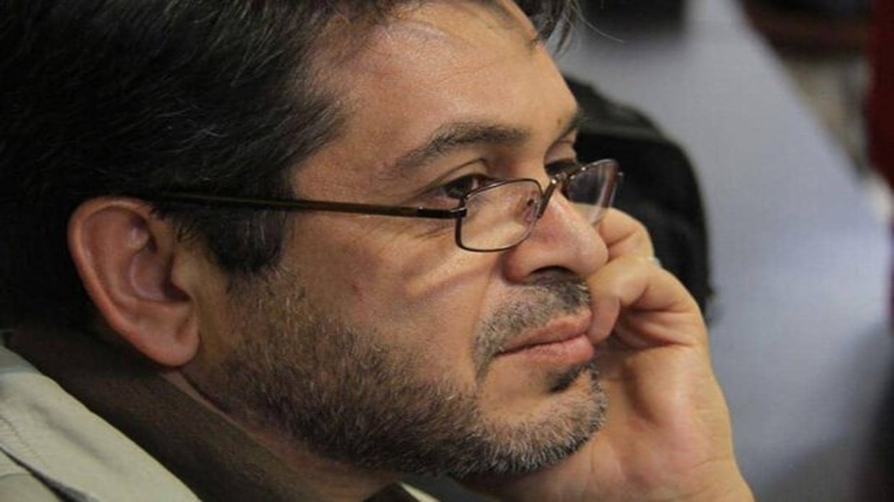 مسئولان کارهای نمایشی حوزه کتاب را کاهش دهند