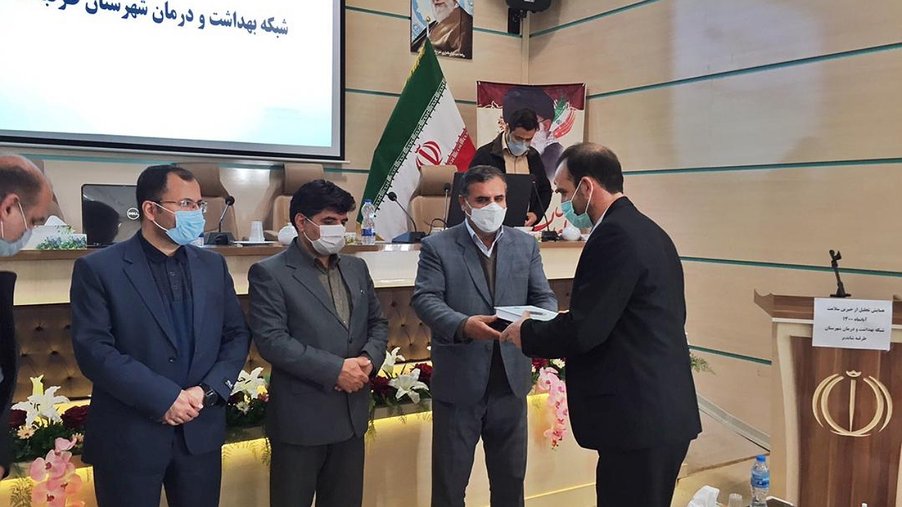 کمک ۵٠٠ میلیون تومانی خیرین به بیماران کرونایی در طرقبه شاندیز