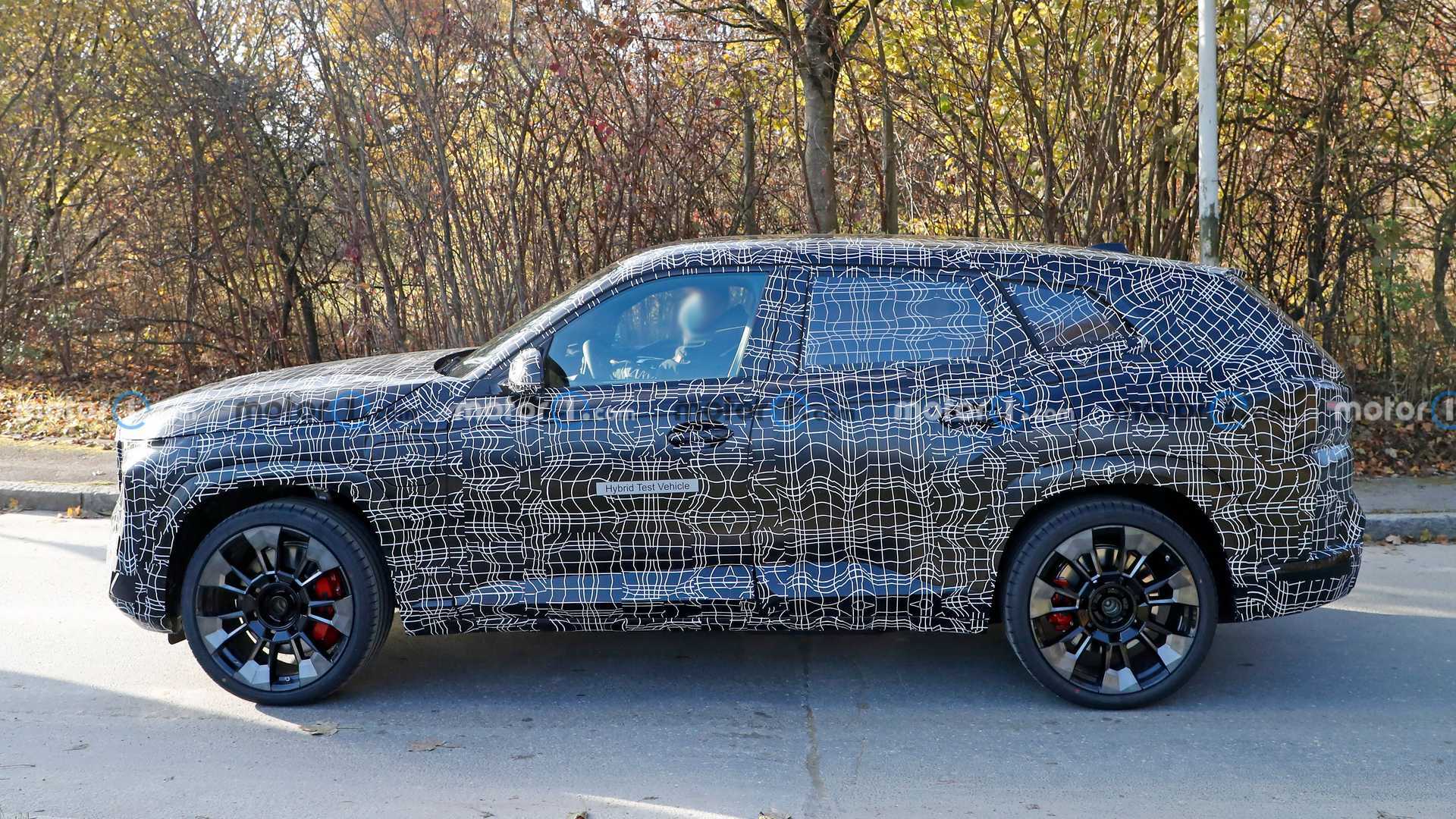 خودروی BMW X۸
