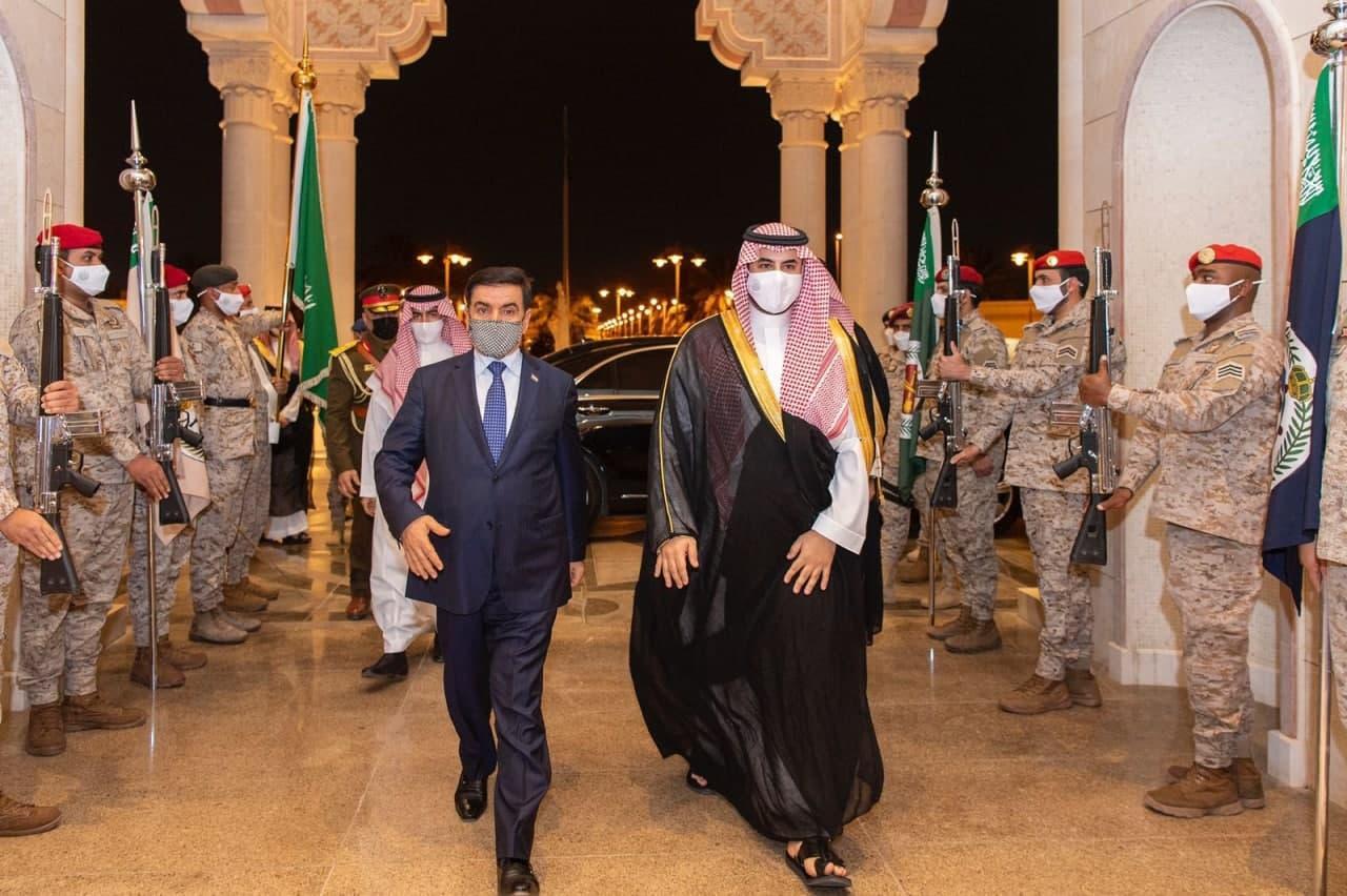 وزیر دفاع عراق به دعوت بن سلمان به عربستان رفت+ تصاویر