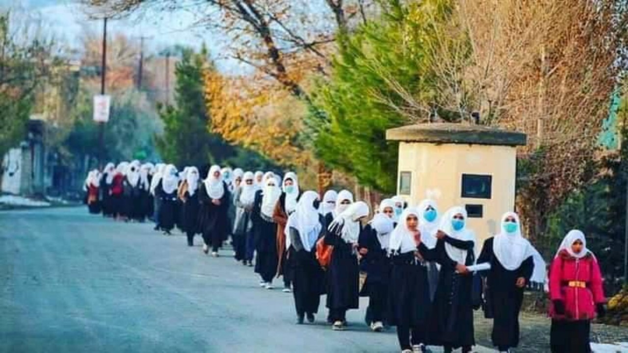 راه اندازی مکتب آنلاین برای دختران افغانی
