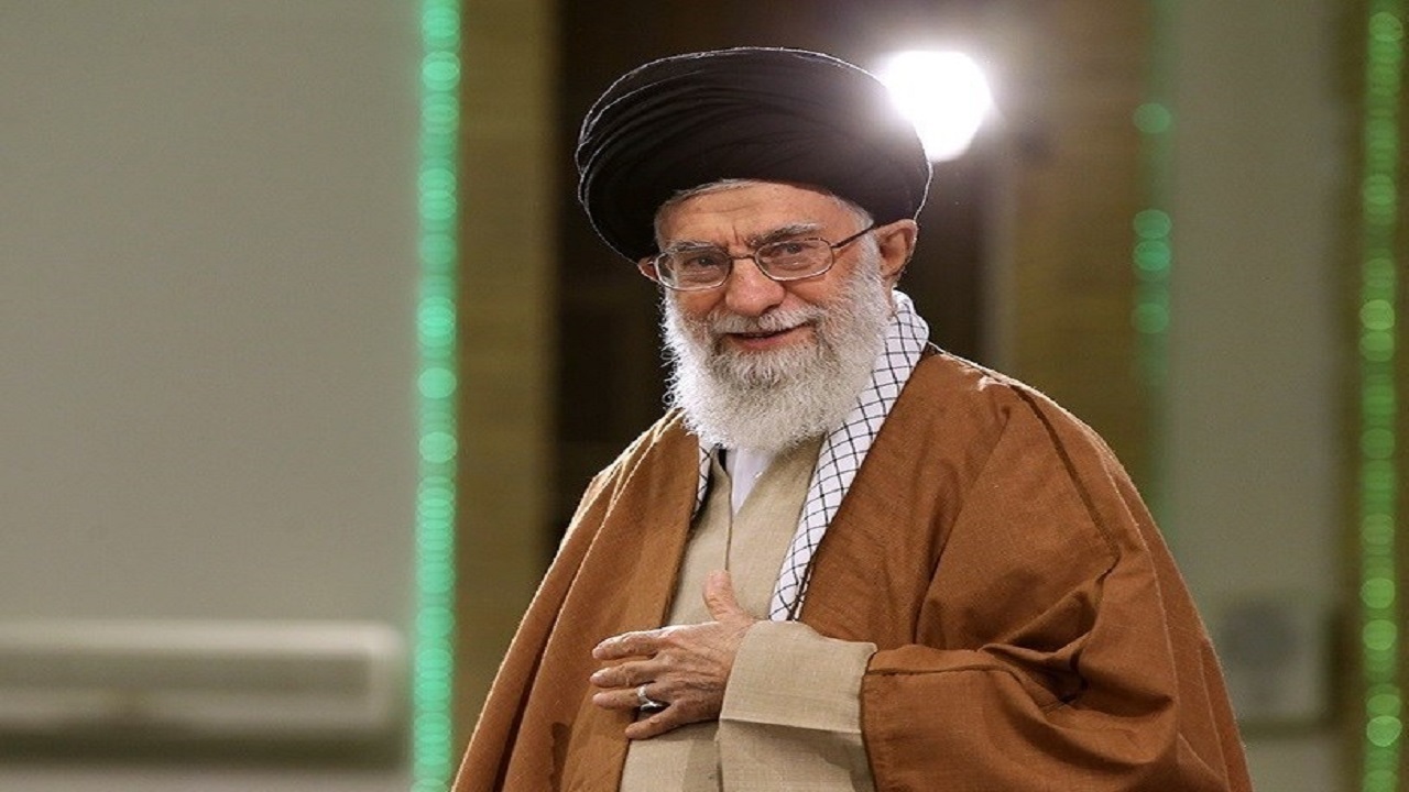 رهبر انقلاب: وحدت مسلمانان تاکتیکی نیست بلکه یک امر اصولی است/ ایجاد تمدن نوین اسلامی بدون اتحاد شیعه و سنّی ممکن نیست/ قضیه فلسطین با اتحاد مسلمانان قطعاً به بهترین وجه حل خواهد شد