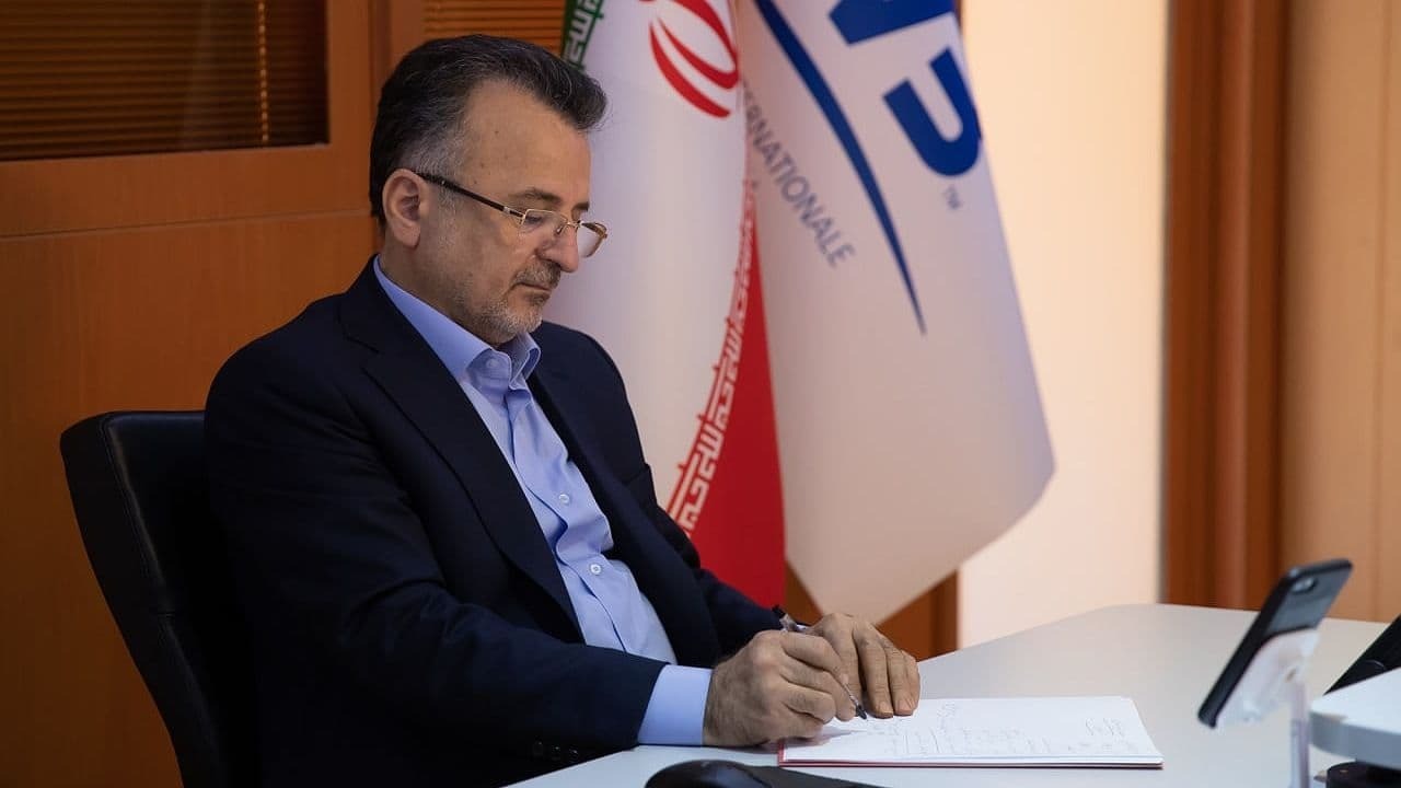 داورزنی راهی سوئیس شد
