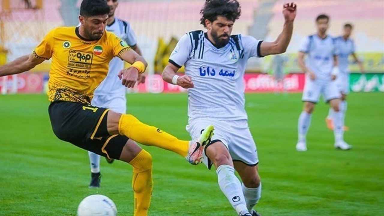 برتری پرگل سپاهان مقابل نفت مسجدسلیمان در نیمه نخست