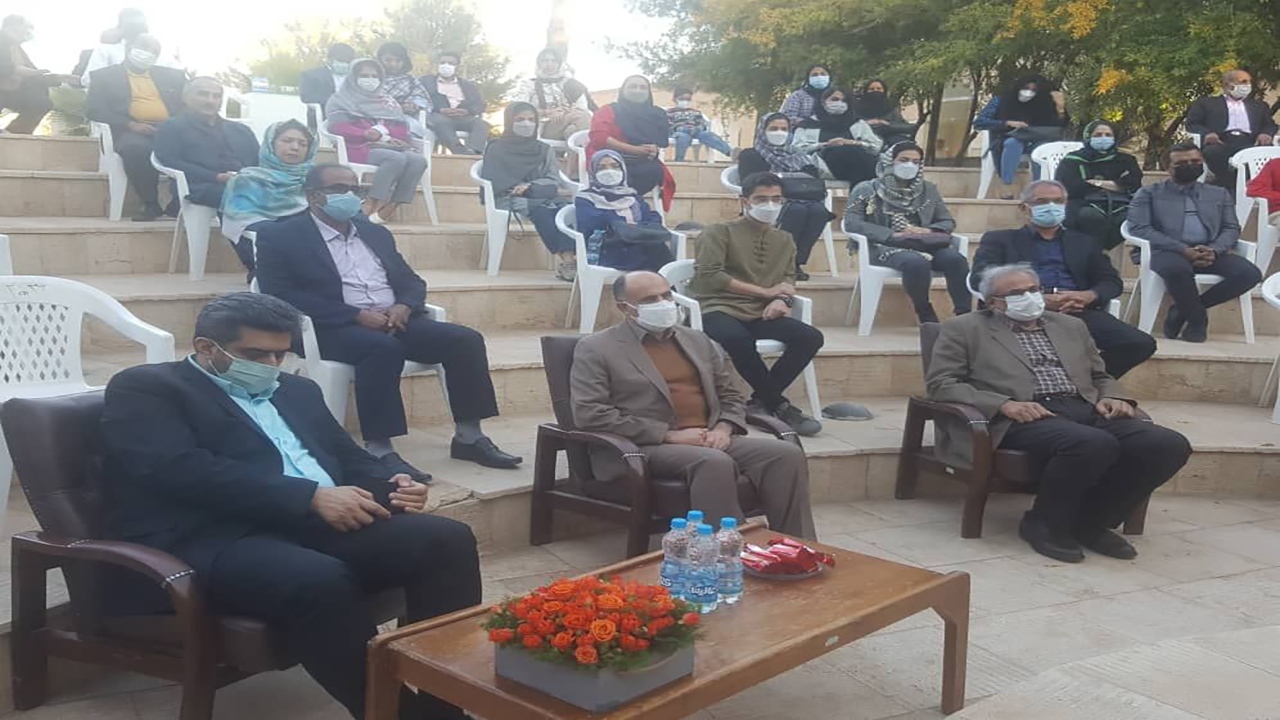 هفتمین نمایشگاه سالانه خوشنویسی استان کرمان افتتاح شد/ حضور سرپرست معاونت هنری وزارت ارشاد بر مزار سردار دل ها