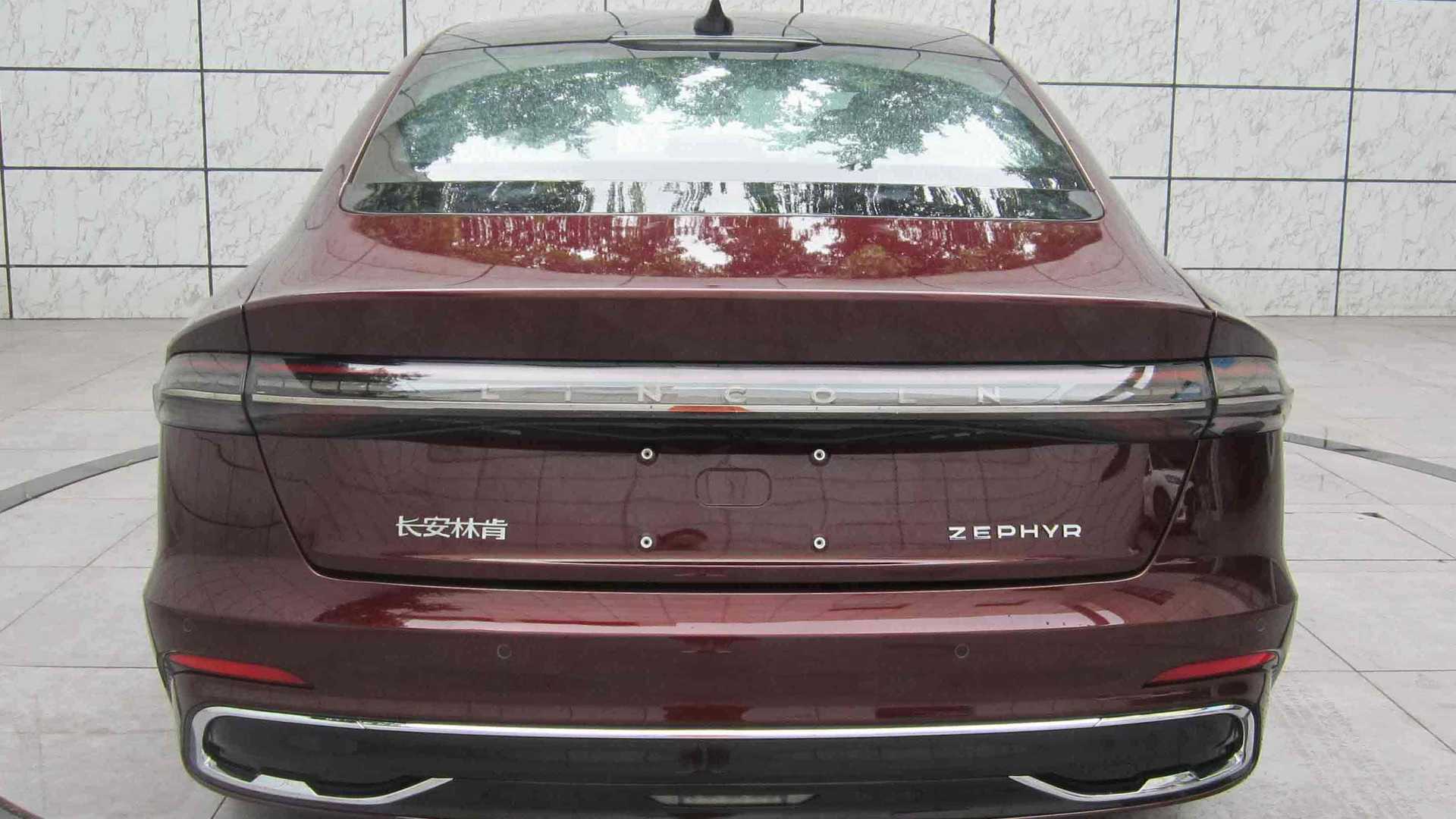 خودروی Lincoln Zephyr در مرحله تولید