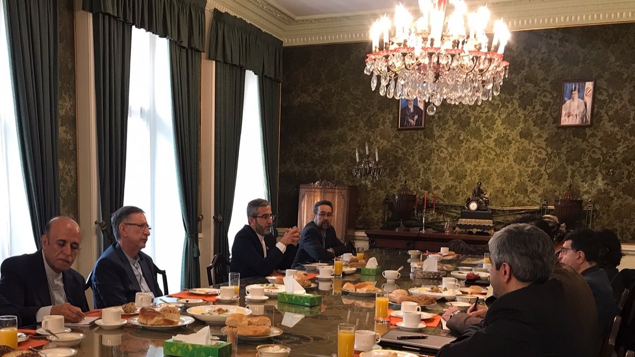 دیدار علی باقری با اعضای تعدادی از اندیشکده‌های انگلیسی در لندن