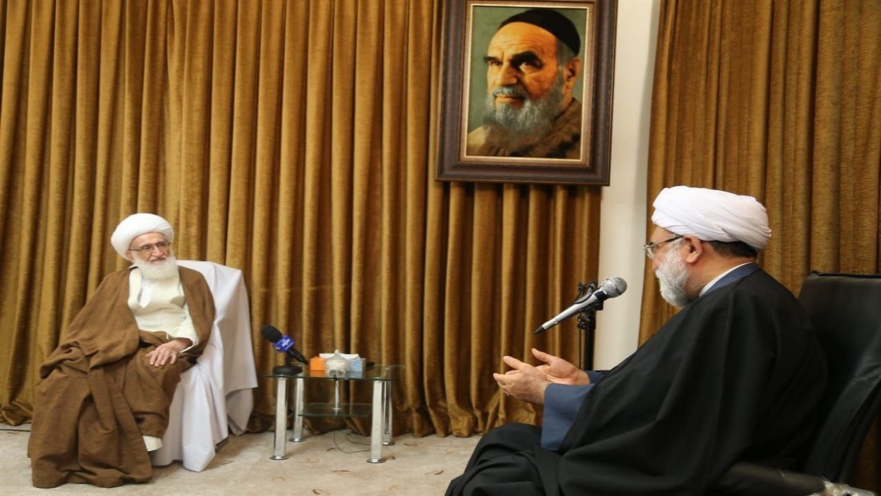 تقدیر آیات عظام نوری همدانی و جوادی آملی از خدمات آستان قدس رضوی