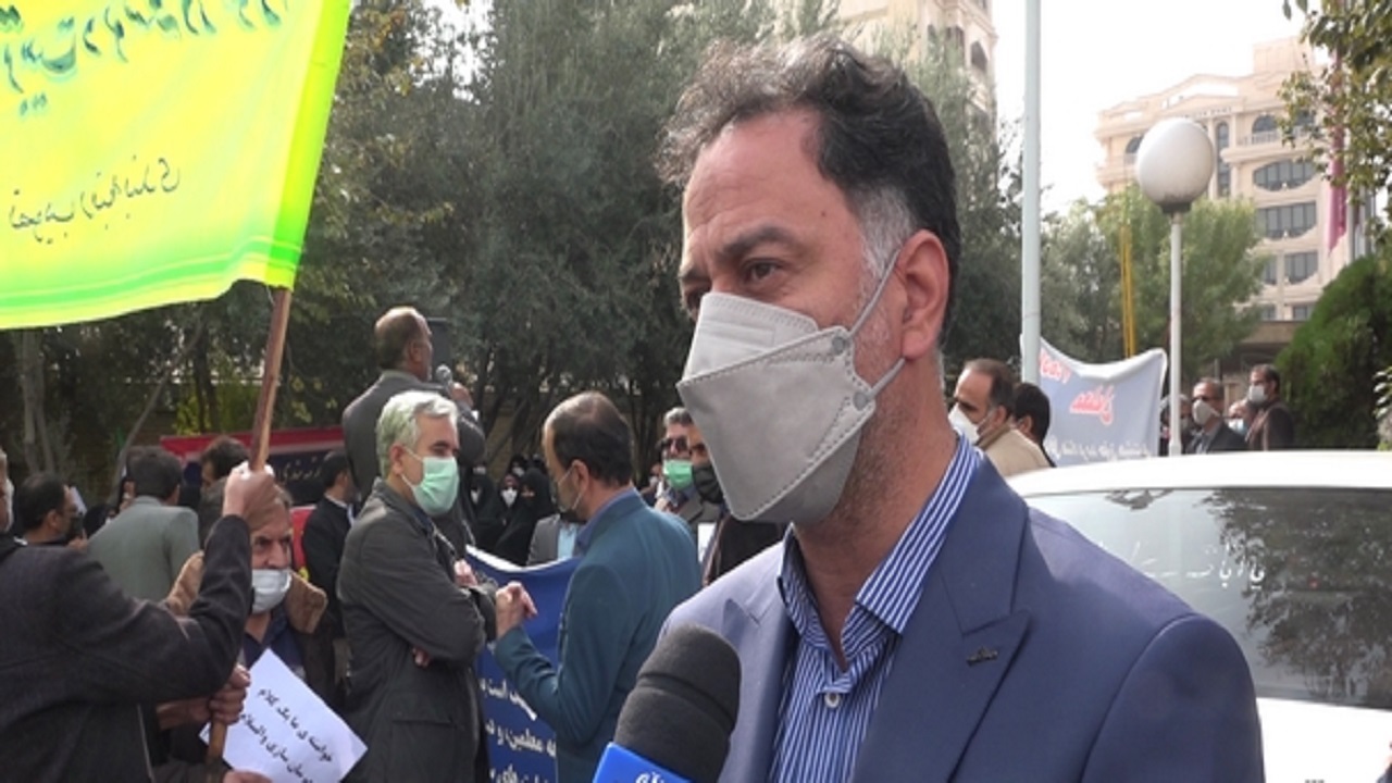 علت تجمع معلمان قمی چه بود؟