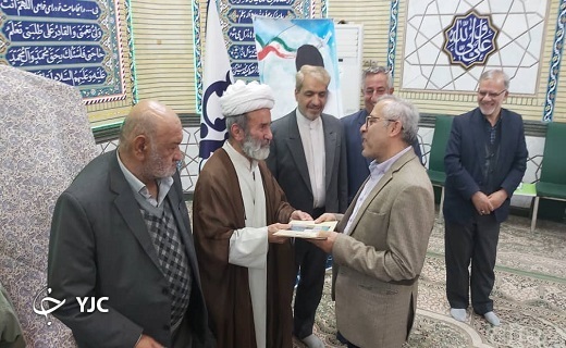 رونمایی از کتاب تاریخ شفایی &laquo;چهار مردان، خیابان انقلاب&raquo; در قم +تصاویر