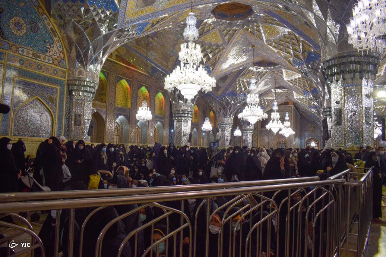 تشییع پیکر مطهر نخستین بانوی شهیده در حرم مطهر رضوی