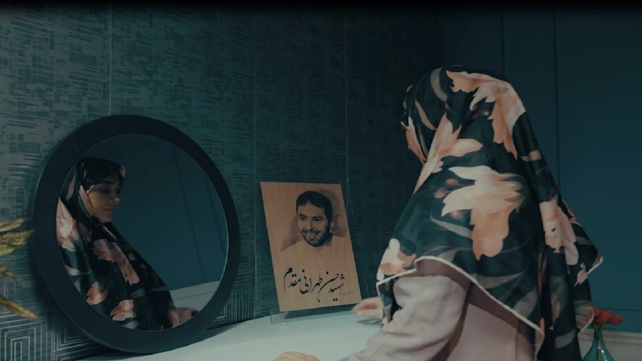 محمد اصفهانی قطعه «دلتنگی» را برای شهید تهرانی مقدم خواند + فیلم