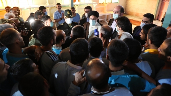 بازدید رئیس&zwnj;جمهور از مرکز بازپروری سروش و آسایشگاه کهریزک