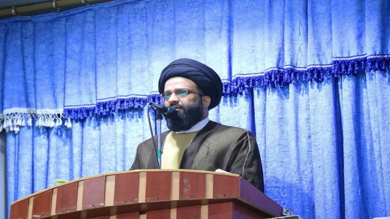 آن کسی که صندلی مسئولیت را برعهده گرفته باید خوب امانت داری کند