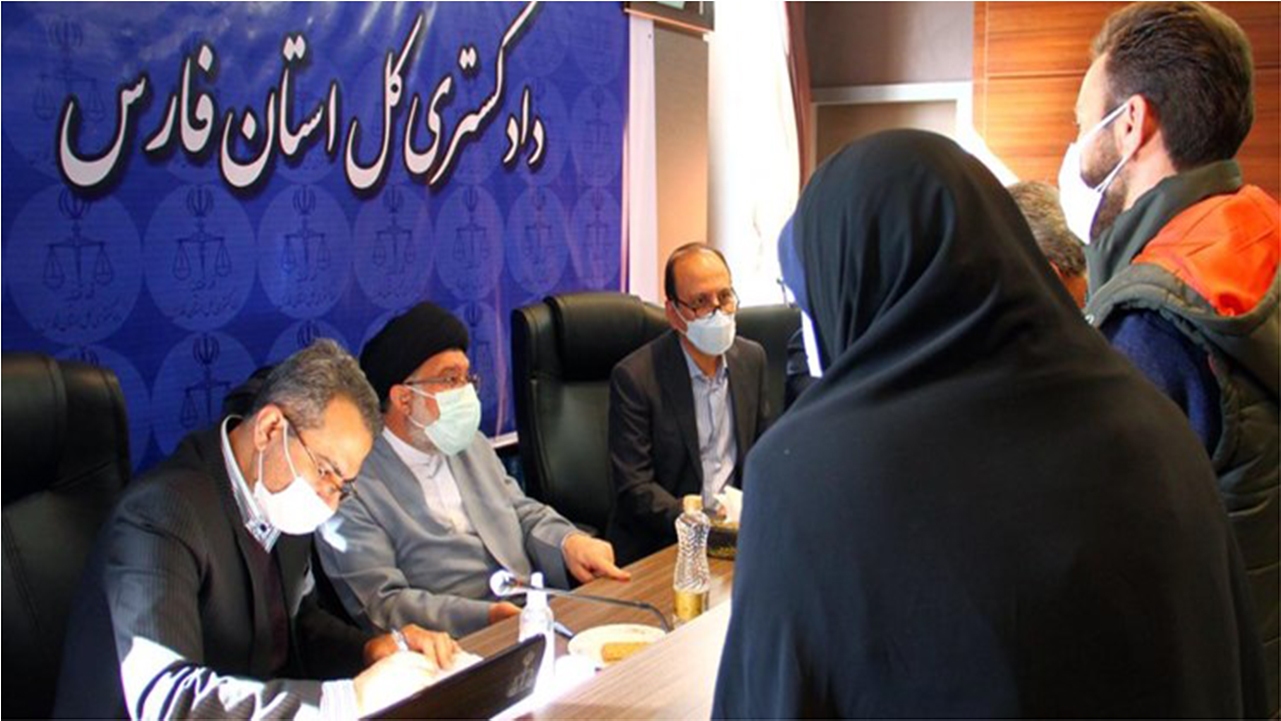 برپایی میز خدمت در مسجد شهدای شیراز