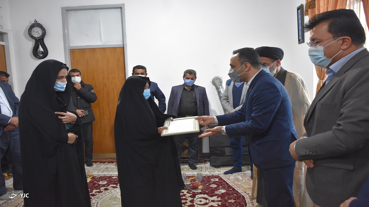 برنامههای هفته کتاب فارس با گرامیداشت شهید کتابدار و شهدای گلگون کفن آغاز شد برنامههای هفته کتاب فارس با گرامیداشت شهید کتابدار و شهدای گلگون کفن آغاز شد