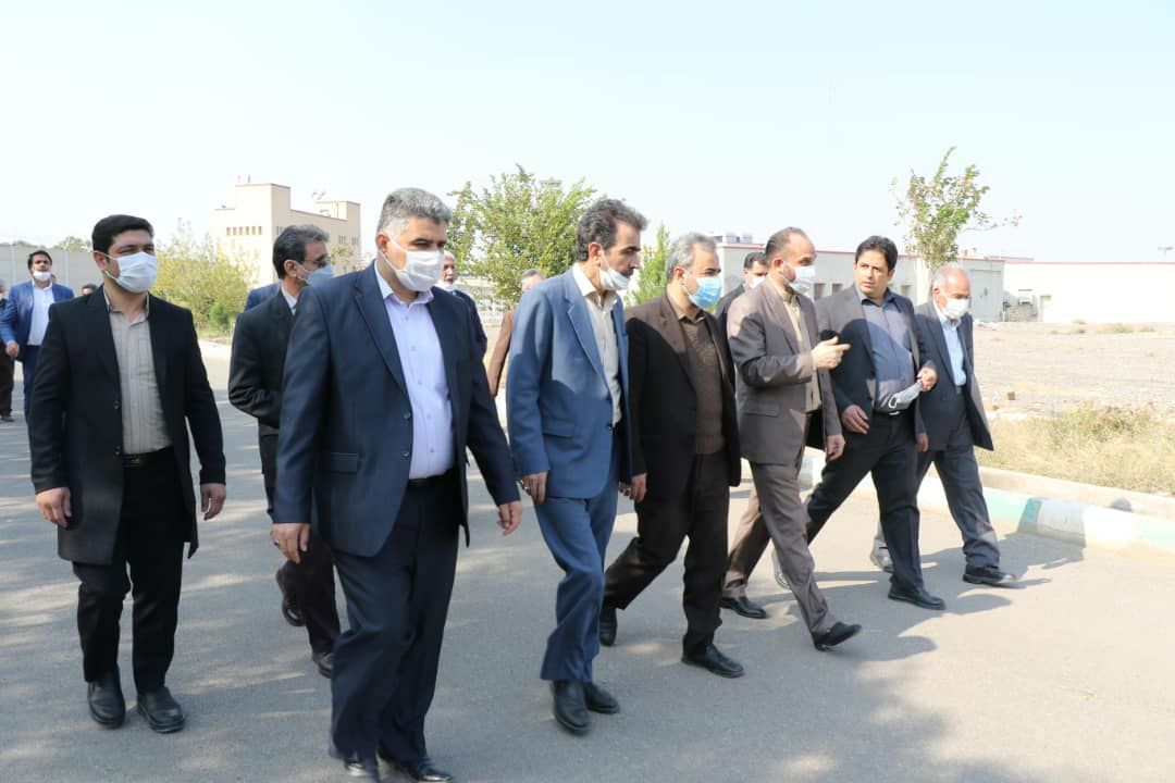 بازدید از کارگاههای اشتغال و حرفه آموزی زندانهای قم بازدید از کارگاههای اشتغال و حرفه آموزی زندانهای قم