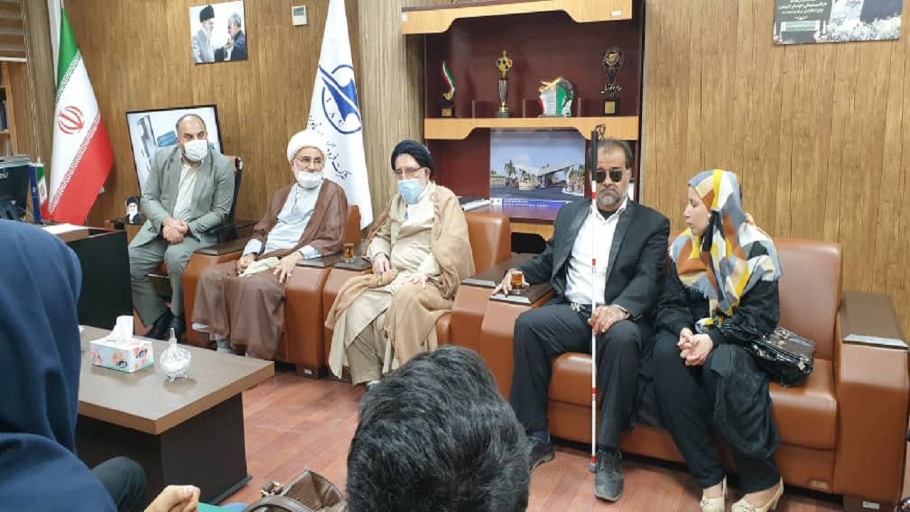 زوج روشندل آبادانی کسب روزی را از سر میگیرند