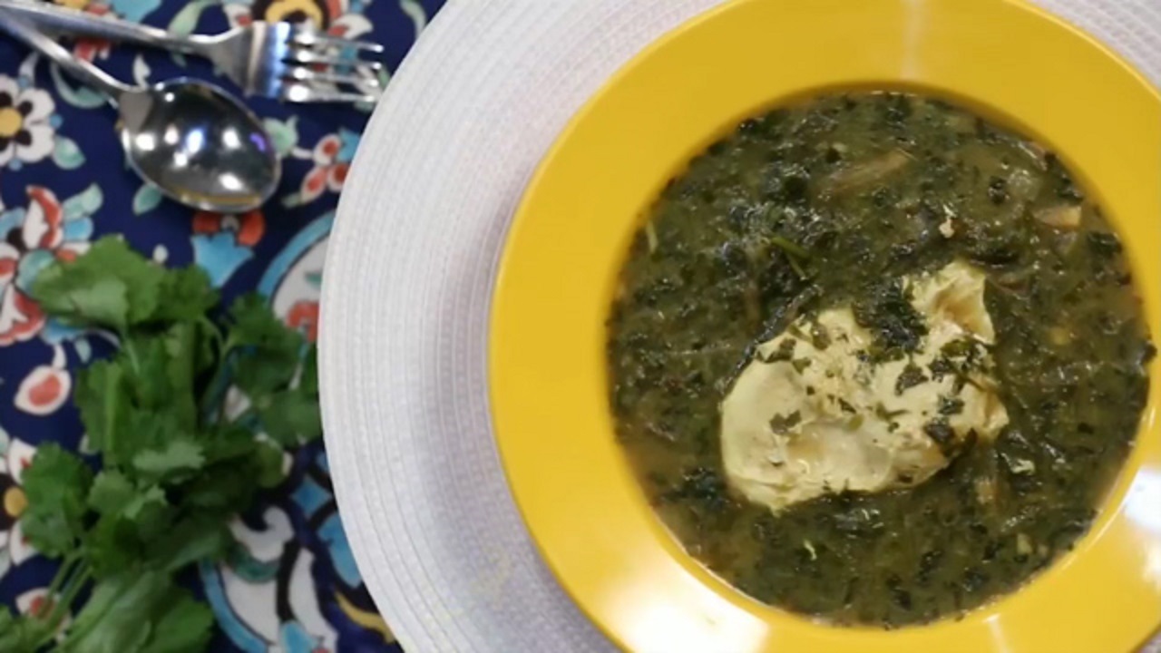 آب گشنیز، غذایی که با ۱۰ ماده ساده آماده می‌شود! + فیلم