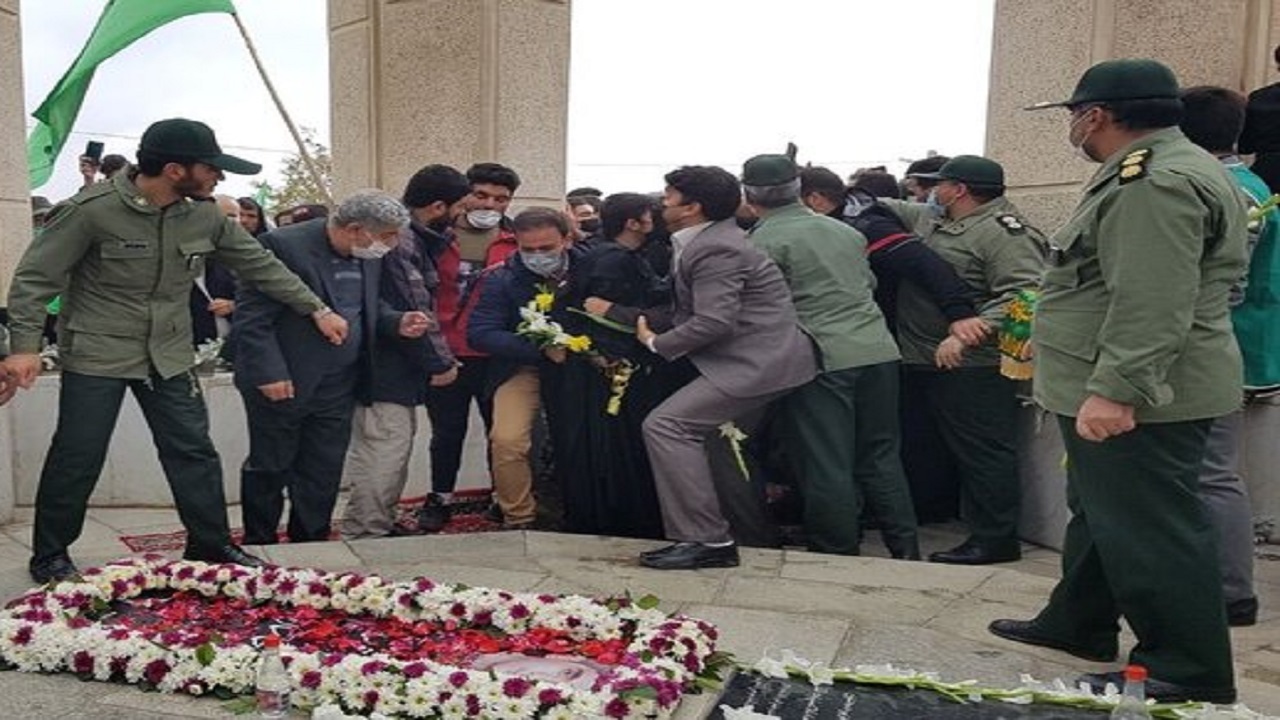 تویسرکانی‌ها از والدین شهید تازه شناسایی شده استقبال کردند