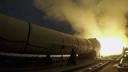 ارسال ماهواره‌ بر Space X به فضا + فیلم