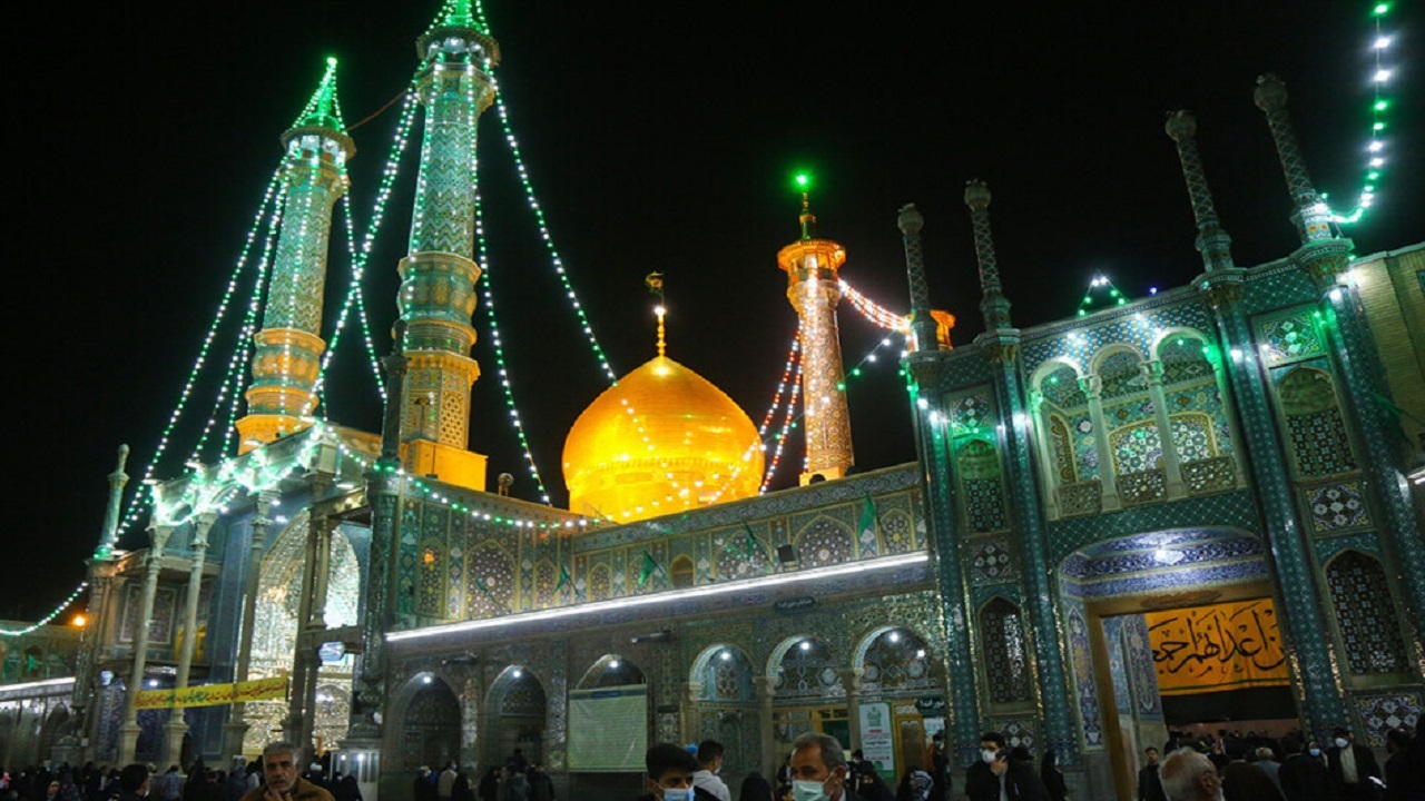 حال و هوای حرم حضرت معصومه در شب میلاد امام حسن عسکری (ع)+تصاویر