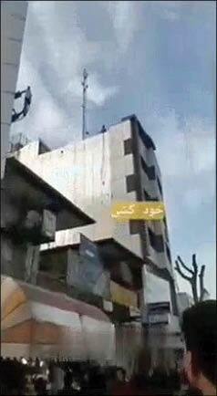 مسخره&zwnj;بازی&zwnj;های مرگبار سر صحنه خودکشی؛ زودتر بپر پایین!
