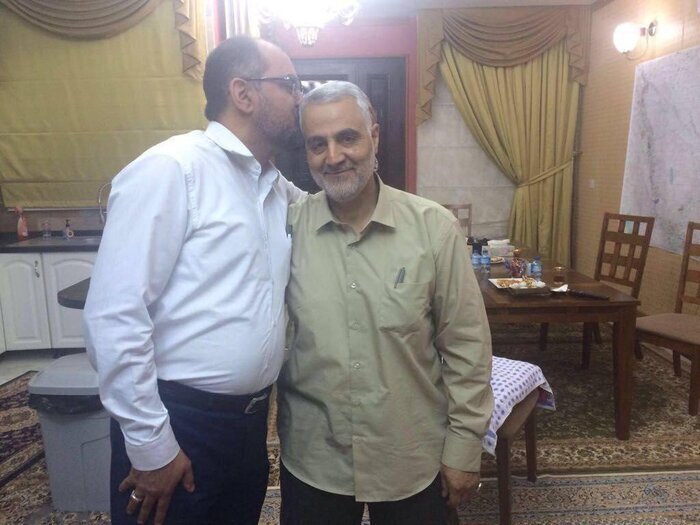 ماکت دست سردار دل&zwnj;ها