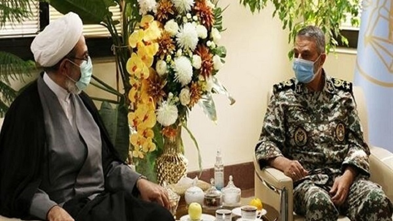 تأکید فرمانده کل ارتش بر تقویت تعامل با سازمان قضائی نیرو‌های مسلح