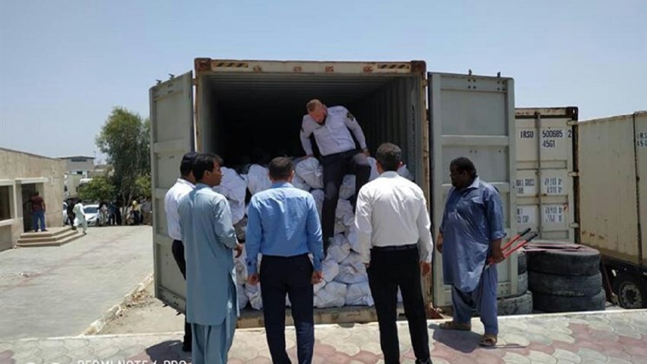 کالا‌های سه پرونده قاچاق ممنوعه در بندر چابهار معدوم شد
