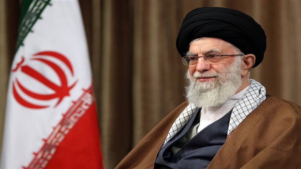 دو خاطره رهبر انقلاب از دیدارشان با علامه طباطبایی/ اعتراف علامه مبنی بر یک اشکال بزرگ حوزه در اوایل انقلاب+ فیلم