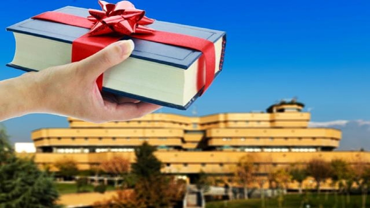 اهدای ۱۰۰ جلد کتاب به دبیرستان هیات امنایی فرهنگیان رامشیر