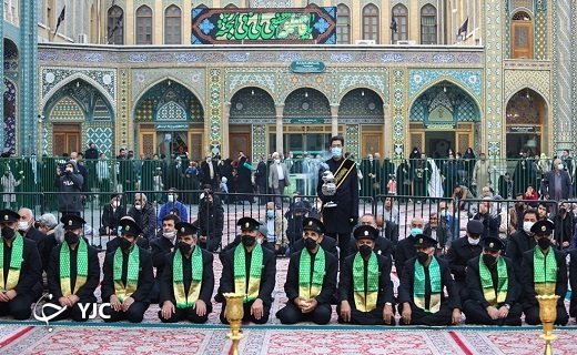پرچم گنبد حرم مطهر حضرت معصومه (س) تعویض شد پرچم گنبد حرم مطهر حضرت معصومه (س) تعویض شد