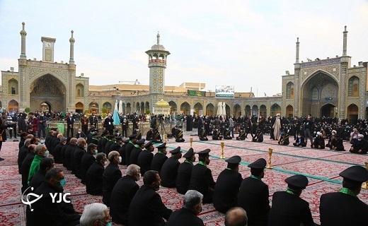 پرچم گنبد حرم مطهر حضرت معصومه (س) تعویض شد پرچم گنبد حرم مطهر حضرت معصومه (س) تعویض شد